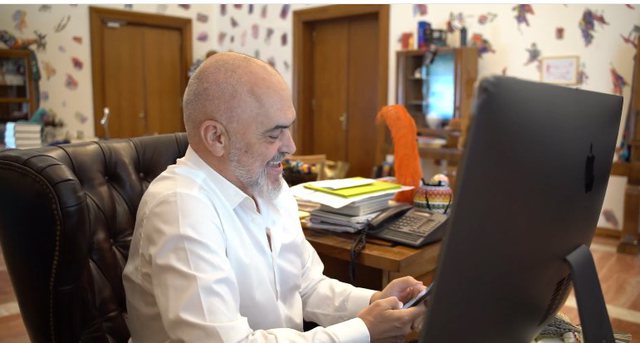 PSE PS ZGJODHI NJË KËNGË TALLAVA? Ekspertja: Rama di ta lexojë mendjen e shqiptarëve