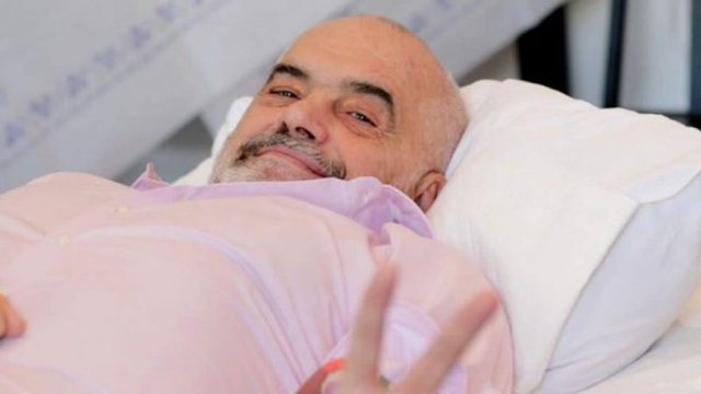 IU NËNSHTRUA OPERACIONIT ME URGJENCË/ Kryeministri Rama del nga spitali