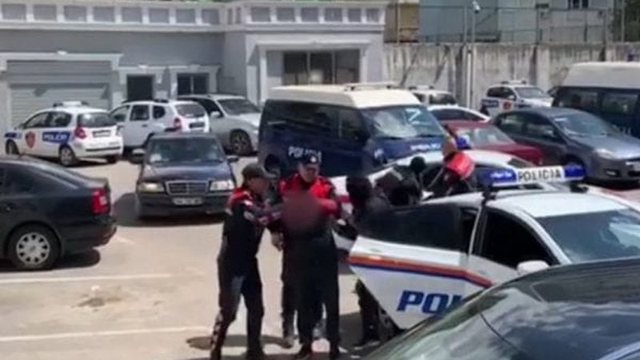 PLAGOSJE ME THIKË NË POGRADEC/ 19-vjeçari qëllon bashkëmoshatarin, detajet e para