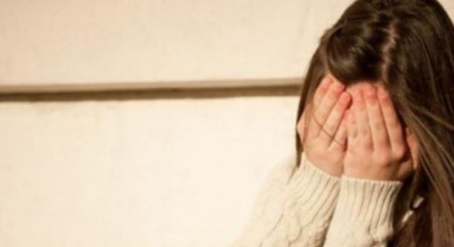 “NUK ISHTE E AFTË PËR T’U MBROJTUR”/ Abuzoi seksualisht me 23-vjeçaren, arrestohet i riu në Korçë (DETAJE)