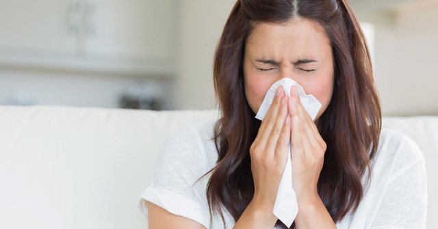 PSE NUK DUHET TA MBANI TESHTIMËN/ Rreziqet serioze në shëndetin tuaj