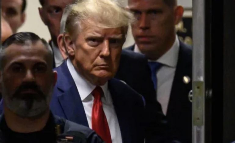 PUBLIKOHEN AKUZAT/ Trump dyshohet të ketë paguar për të minuar fushatën e 2016-ës
