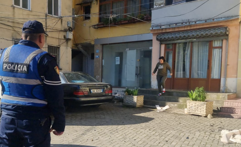 SHPËRTHEN BOMBOLA E GAZIT NË NJË PALLAT NË POGRADEC/ Ja gjendja e dy të moshuarve