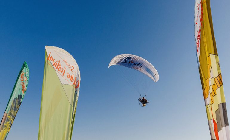 TRAGJIKE NË HIMARË/ Turisti çek humb kontrollin e parashutës dhe rrëzohet, ndërron jetë
