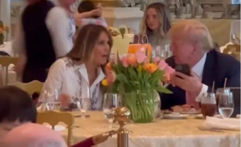 MELANIA RIKTHEHET NË KRAH TË TRUMP/ Fotografohen së bashku në një restorant për Pashkë