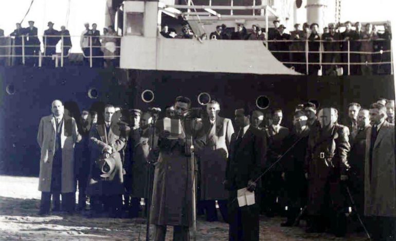 DOSSIER/ Diskutimi i Enverit në Byro në ‘56-ën që u kundërshtua vetëm nga Liri Belishova dhe bashkëshorti i saj