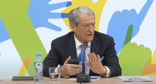 BATUTA/ Berisha thotë se Rama ishte nxirrë dhe shikon nga Këlliçi: Belind, ti je ezmer nga…