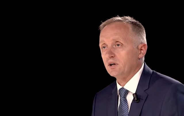 LUTFI DERVISHI/ 10 arsye pse nuk duhen ftuar palaçot në televizion