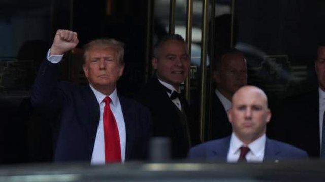 DETAJET E FUNDIT/ Donald Trump është zyrtarisht i arrestuar