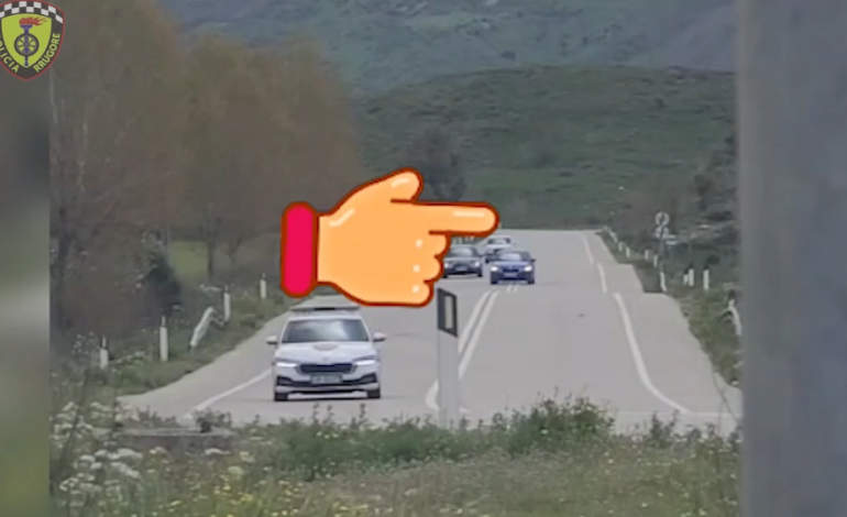 MONITORIMET NË RRUGË/ Policia e Gjirokastrës prangos 2 shoferët për shkelje të rregullave të qarkullimit, 320 gjoba në një javë
