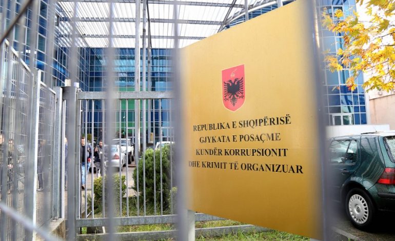 DETAJET E REJA/ U arrestua për korrupsion, polici mori mbi 2 milionë lekë për lirimin e të arrestuarit