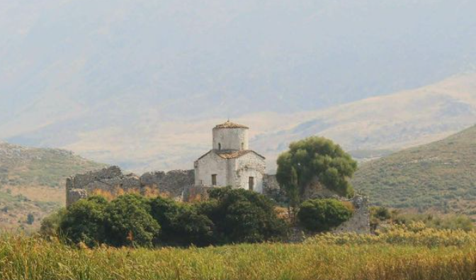“GËZUAR”/ Rama e nis ditën me një urim për Pashkët Ortodokse