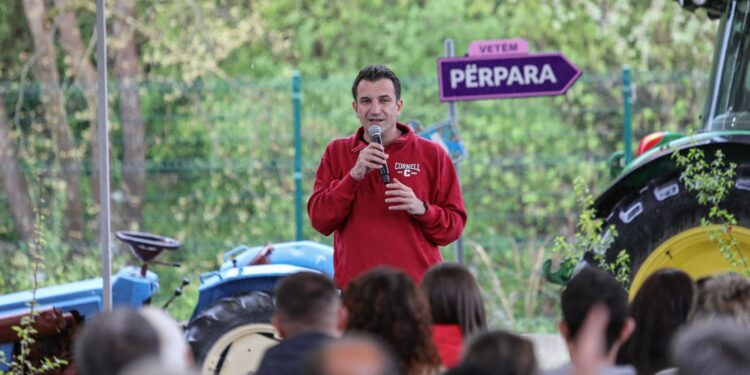 PEZË/ Veliaj: Demokratët e vërtetë e kuptuan që Saliu e ka shitur lojën! Bashkohuni me…