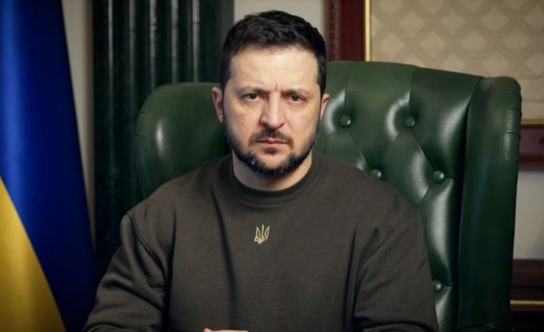 AGRESIONI RUS/ Zelensky nënshkruan ligjin që ndalon emrat e vendeve të ngjashëm me Rusinë
