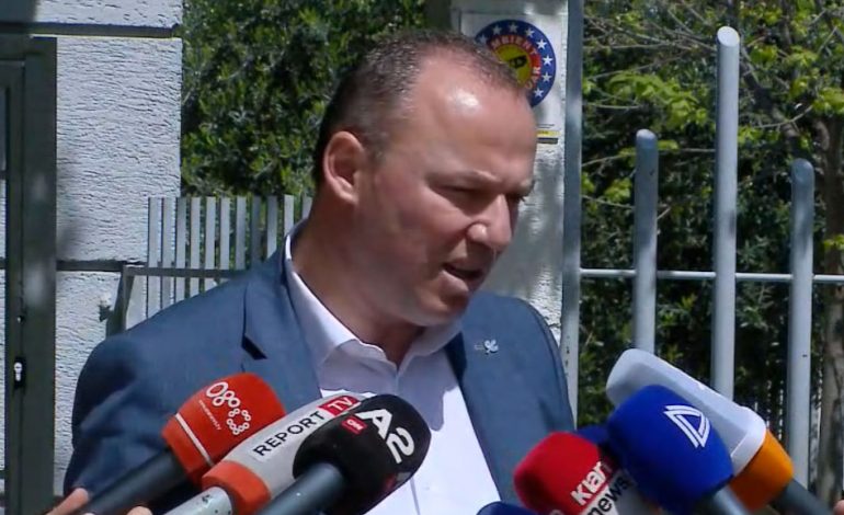 U LA NË BURG PËR VRASJEN E 20-VJEÇARIT/ Flet avokati i Ensi Mazes: S’ka lidhje me ngjarjen, ka tentuar…