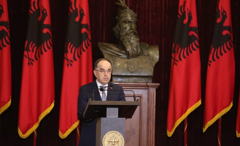 PASHKËT/ Presidenti Begaj uron besimtarët ortodoksë: Kjo festë e shenjtë sjell rigjallërimin e jetës…
