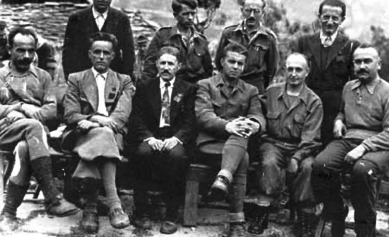 DOSSIER/ Historia e panjohur e Luftës: Përveç Enver Hoxhës në Shqipëri dhe Fadil Hoxhës në Jugosllavi që denigruan…