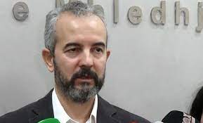 FLETËT E VOTIMIT/ Celibashi “presion” Kolegjit Zgjedhor: Të shqyrtohen brenda 24 orësh ankimet e partive