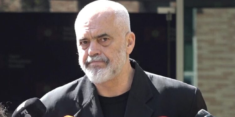 “PO DALIM NGA NJË KTHESË E MADHE”/ Rama: Më 14 maj qytetarët do të rrinë në krahun e duhur