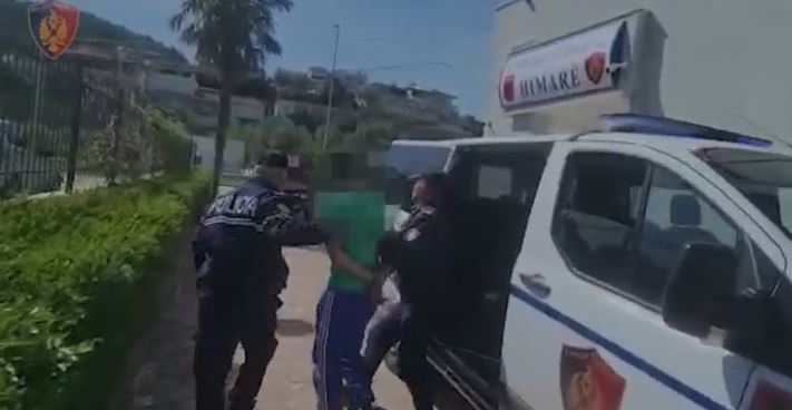 EMRI/ Vodhi një automjet dhe u largua me shpejtësi, arrestohet 40-vjeçari me precedent kriminal në Himarë
