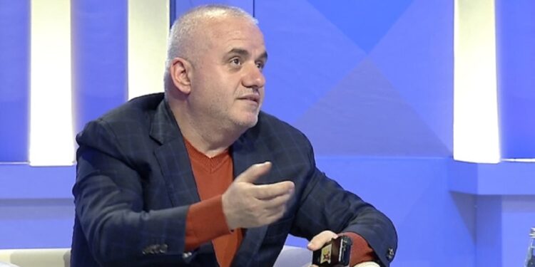 “WHATSSAP PËRGJOHET…”/ Artan Hoxha zbulon platformat e komunikimit që përdorin politikanët shqiptarë