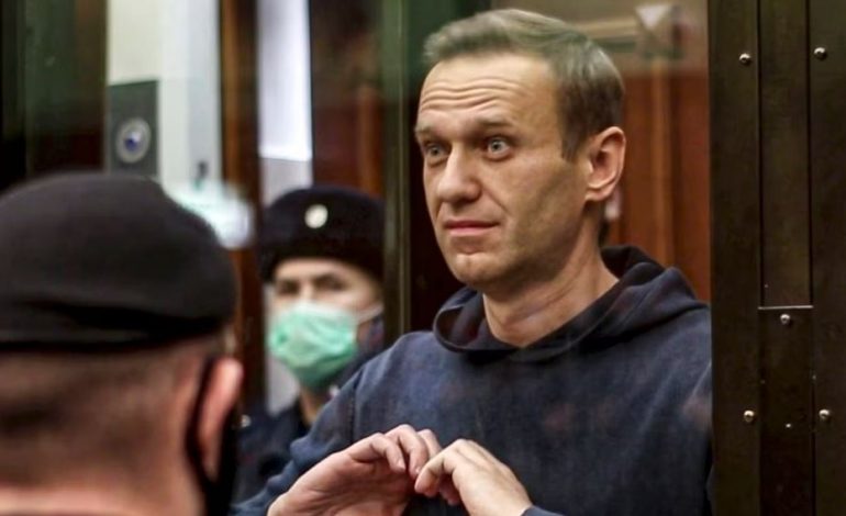 LETËR PUTINIT/ Shkrimtarë, shkencëtarë, artistë, kërkojnë lirimin e Navalny-t