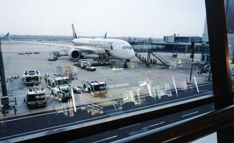 GJERMANËT NË PROTESTË PËR RRITJE TË PAGAVE/ Paralajmërohet grevë në Aeroportin e Berlinit
