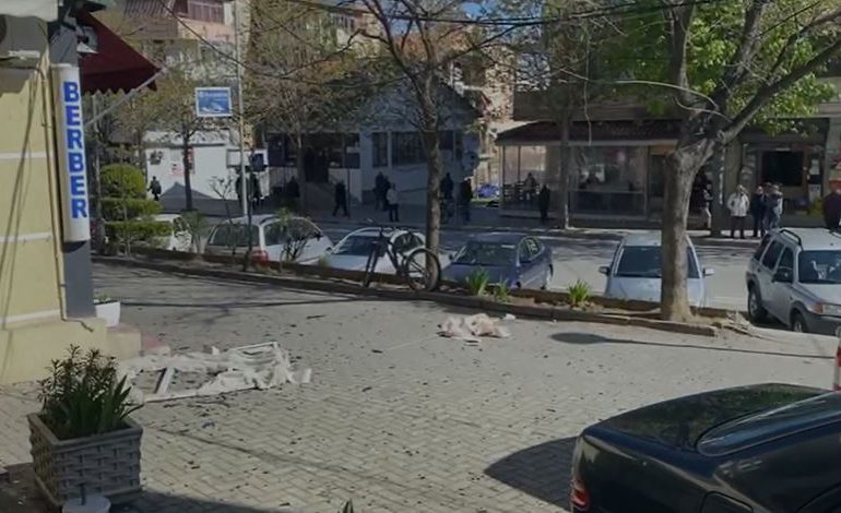 COPA XHAMI DHE PERDE NË TOKË/ Dalin pamjet nga shpërthimi i bombolës në Pogradec