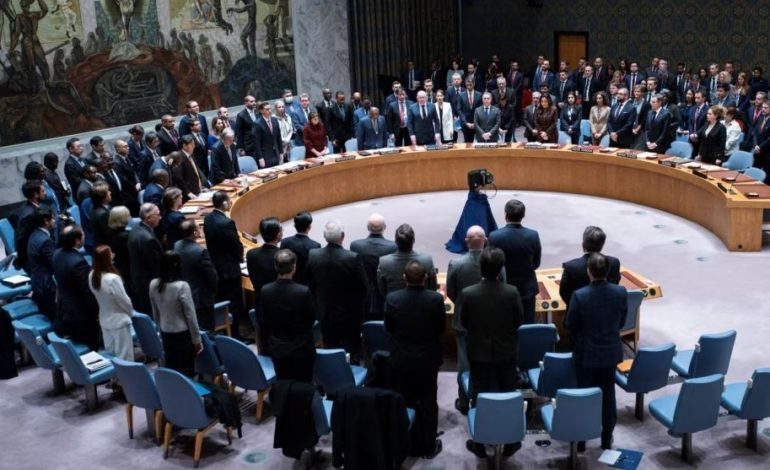 PREJ NJË VITI KA BOMBARDUAR UKRAINËN/ Por Rusia merr presidencën e radhës të Këshillit të Sigurimit të OKB