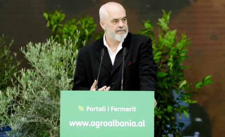 PREZANTOHET “PORTALI I FERMERIT”/ Rama: Transparencë e plotë e çmimeve, shmang truket dhe abuzimet