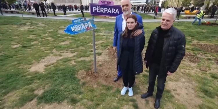 BATUTAT/ Majko refuzon të dalë në foto, Rama: O Pandi hajde se jemi live, do thonë paska probleme me kryetarin