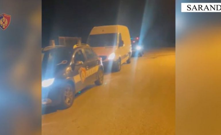 U KAP ME 11 EMIGRANTË TË PALIGJSHËM/ Arrestohet 46-vjeçari në Sarandë (EMRI)