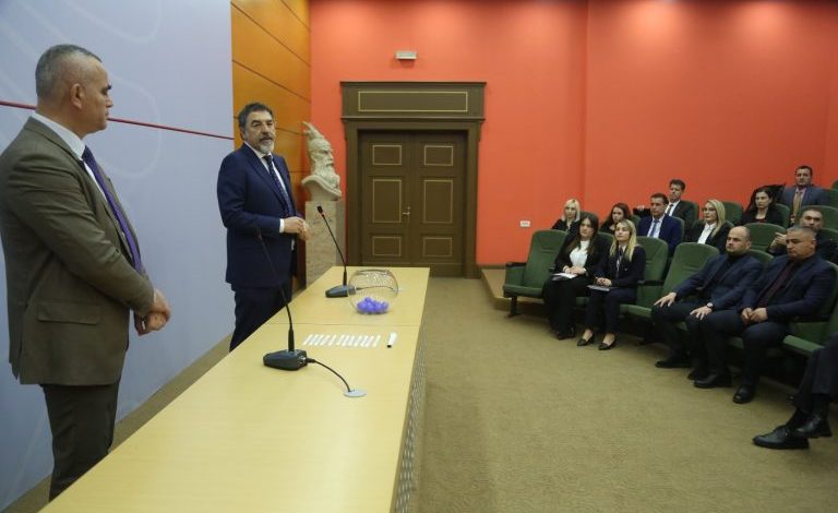 NIS VETTINGU NË POLICINË E SHTETIT/ Hidhet shorti për 36 emrat e parë të drejtuesve që do i nënshtrohen vlerësimit