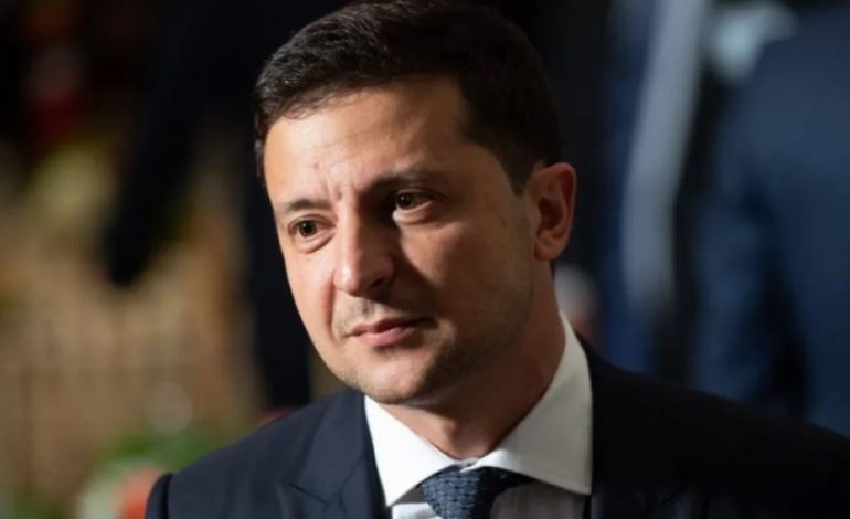 “DJALOSH I PASHËM”/ Komplimentoi Zelenskyn, e moshuara ruse merr një gjobë të majme nga gjykata