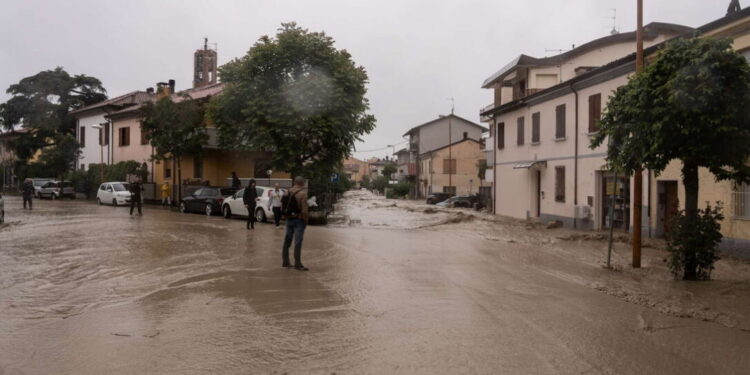 MOTI I KEQ “BËN NAMIN” NË ITALI/ Raportohen viktima, mbyllen shkollat