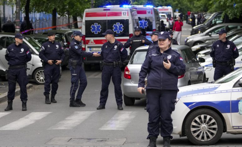 “U SHTRIVA SIPËR SHOKËVE QË MENDONTE SE KISHIN VDEKUR”/ Deklarata prekëse e nxënëses në Beograd
