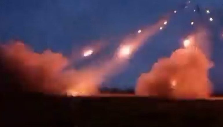 LUFTA/ Kievi përparon në Bakhmut, VIDEO nga momenti kur godasin me raketa forcat ruse