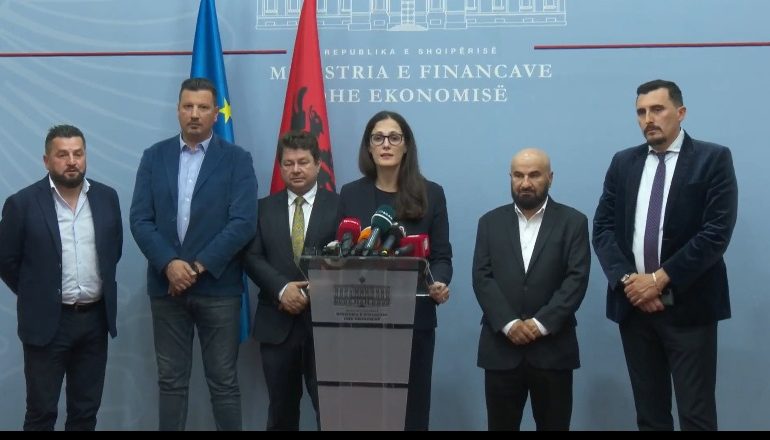ZHVLERËSIMI I EUROS/ Ibrahimaj nxjerr masat që do të zgjidhin ngërçin e eksportuesve: Rimbursim brenda 3 ditësh…
