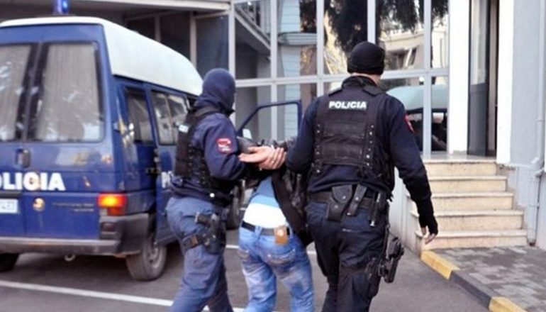 TRAFIKOI 1 TON MARIJUANË NË ITALI/ Arrestohet në Vlorë 34 vjeçari i shpallur në kërkim