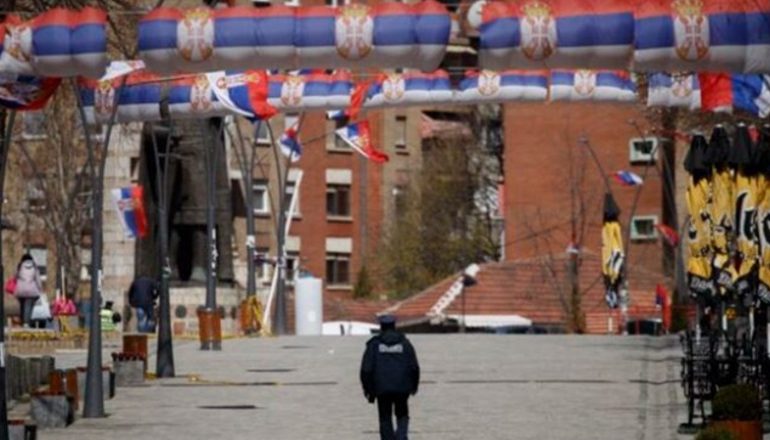 TË SHTËNA ME ARMË ZJARRI NË MITROVICË/ Dy persona kanë mbetur të plagosur, policia jep detajet e para