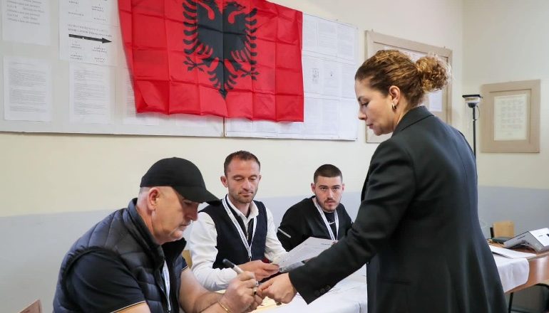 VOTON XHAÇKA/ Mesazhi: Momenti për të zgjedhur, qytetarët të vlerësojnë angazhimet e kandidatëve dhe të ushtrojnë…