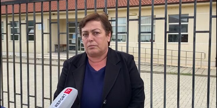 VRASJA E 15-VJEÇARIT NË GRAMSH/ Drejtoresha e shkollës ku mësonin autorët: Kanë qenë nxënës jo problematikë