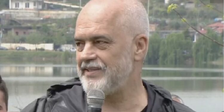 FLET NGA BELSHI/ Rama: Në Elbasan ka dalë Koçi i Teto Ollgës, këtu luan domino ai…