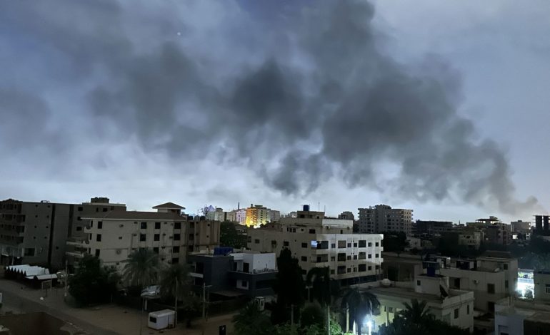 MBI 100 MIJË PERSONA TË LARGUAR NGA VENDI/ OKB paralajmëron: Sudani drejt katastrofës së plotë