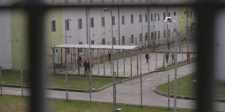 ZYRTARE/ Detajet e marrëveshjes, “Çunat e Londrës” burgun në Shqipëri