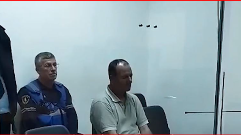 VRAU KUNATËN ME SËPATË/ Autori i dyshuar del para gjykatës