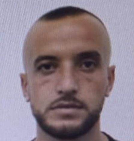 VRAU ME PLUMB NË KOKË 48 VJEÇARIN NË KAVAJE/ Policia kërkon ndihmën e qytetarëve për kapjen e Habib Rexhës: 10.000 euro për…