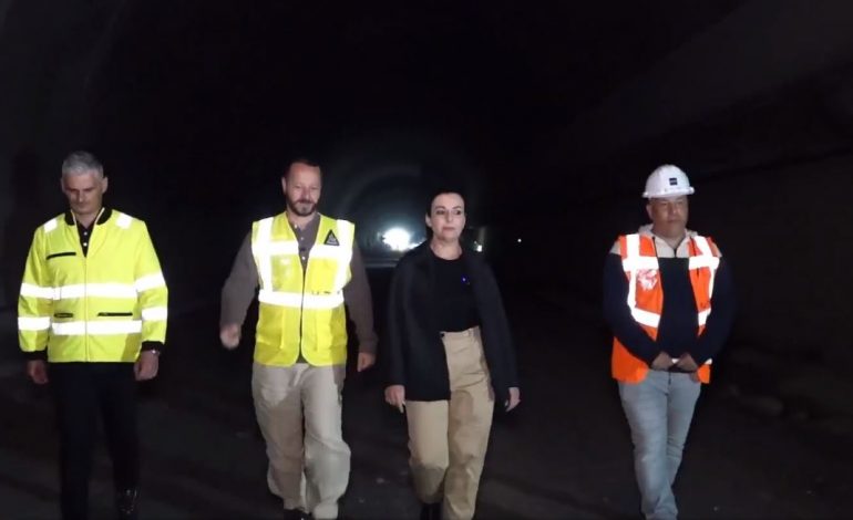 “TUNELI I MURRIZIT GATI NË PËRFUNDIM”/ Balluku inspekton nga afër punimet
