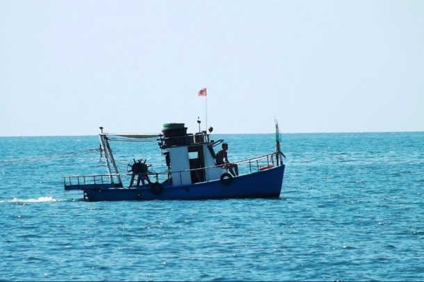U GODIT NGA TRAGETI I LINJËS DURRËS-BARI/ MBYTET peshkarexha në ujërat e Adriatikut, 3 peshkatarë…