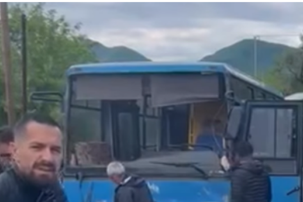 AKSIDENT I RËNDË NË TIRANË/ Përplaset autobusi te rrethrrotullimi i TEG-ut! 6 të lënduar dërgohen në spitalin e Traumës